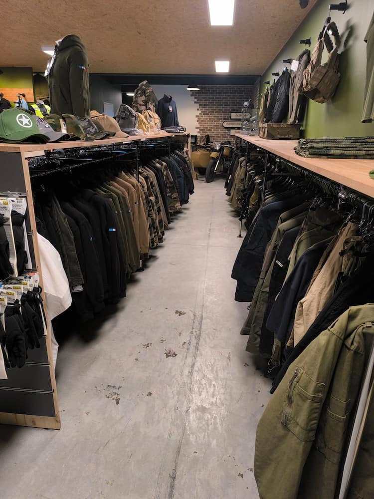 Produits outdoor/militaire neuf us adventure