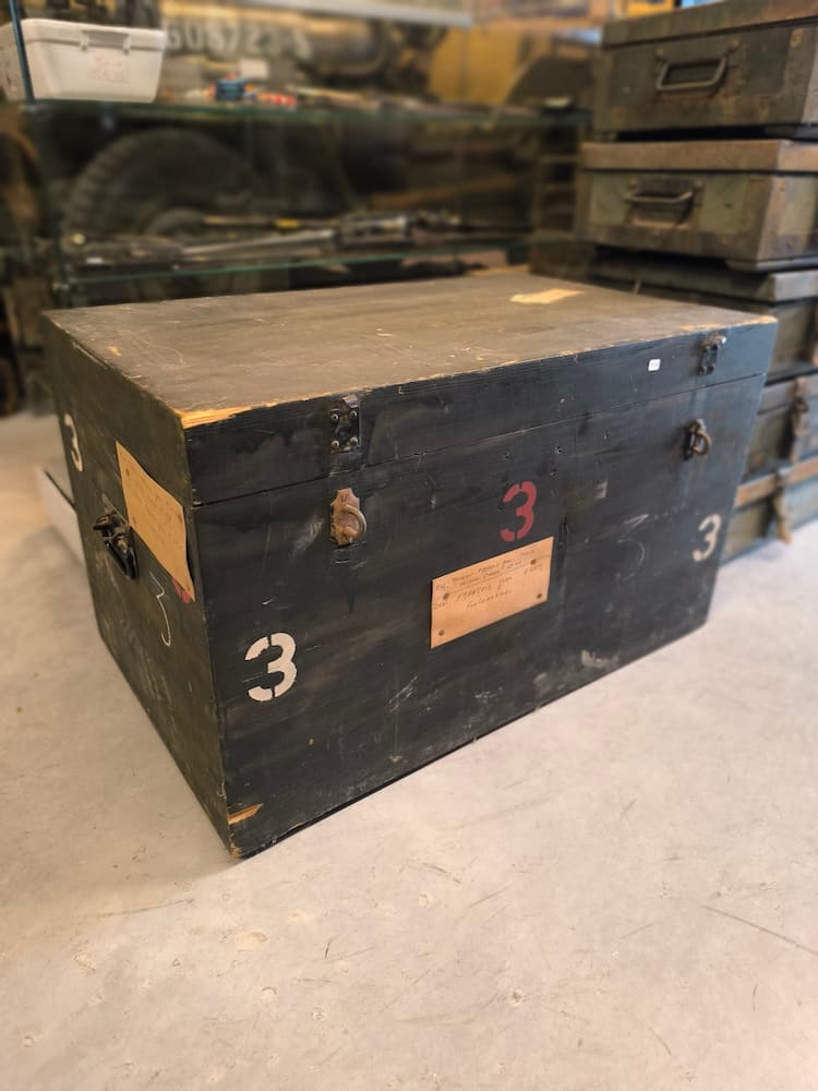 Caisse militaire en bois