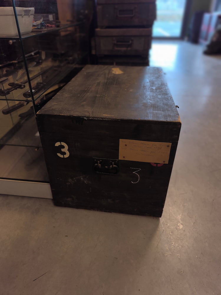 Caisse militaire en bois