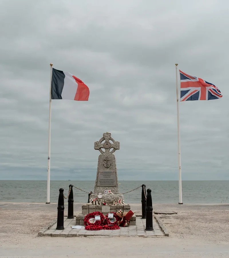 https://www.normandie-tourisme.fr/app/uploads/iris-images/3035748/d-day-sword-beach-marie-anais-thierry-800x900-f50_50.webp