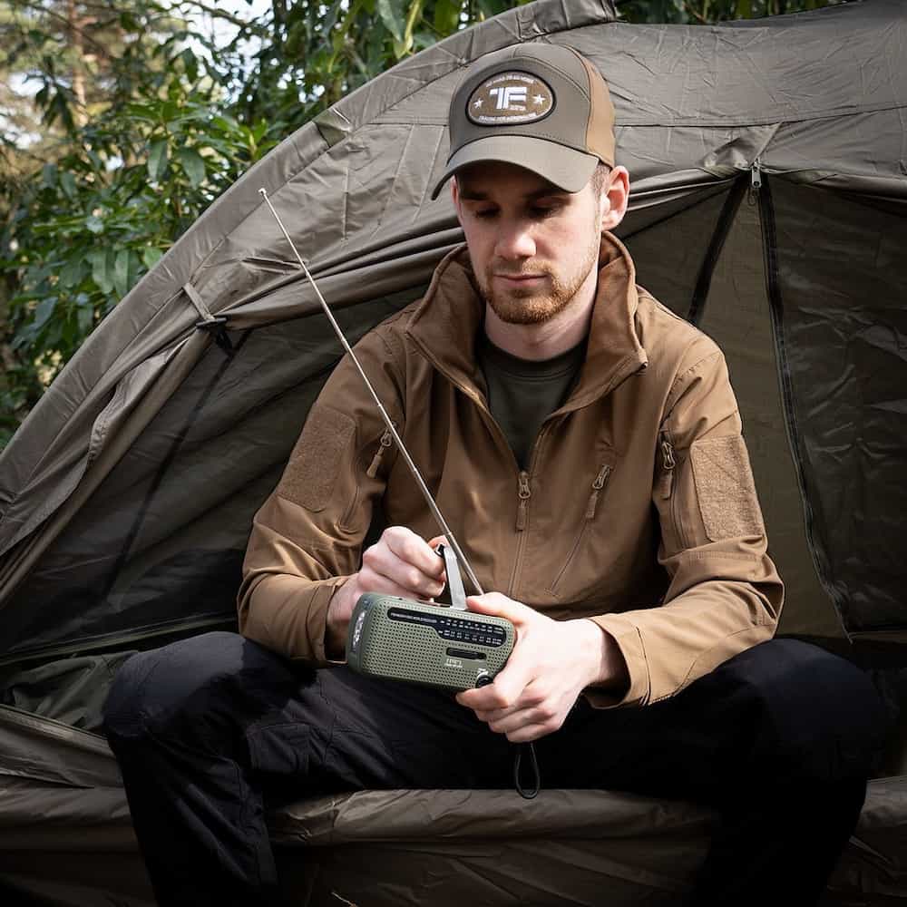 Radio de survie ou d’urgence multifonctionnelle